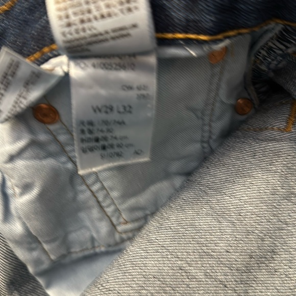 NWT Levi 501 Jeans 29x32 - Picture 16 of 16